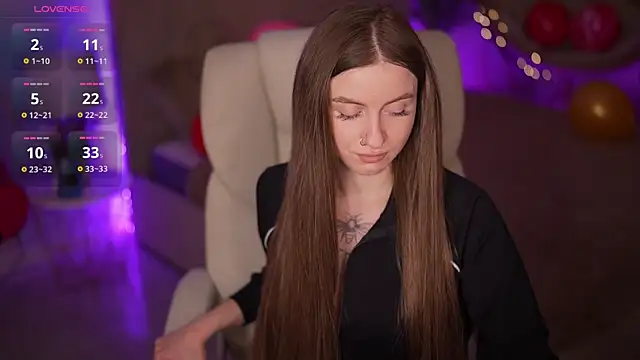 AlexaFleur online show from February 11, 1:44 pm