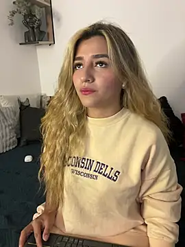 Felicity Hops online show from January 14, 11:30 pm