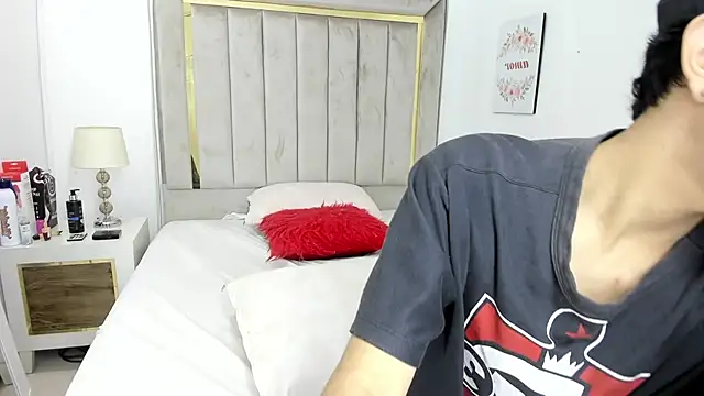 julian xx online show from January 6, 7:29 pm