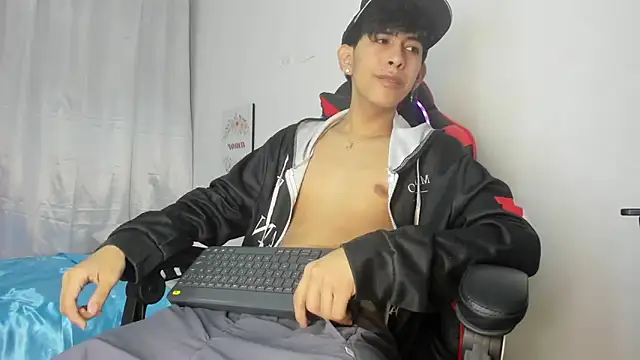 julian xx online show from April 23, 7:59 pm