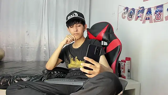 julian xx online show from May 15, 8:07 pm