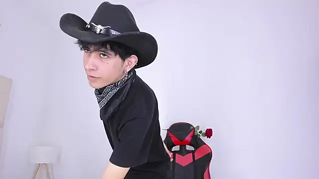 Snapshot of julian_xx chatting on July 16, 7:11 pm julian xx online show from July 16, 7:11 pm