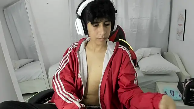 julian xx online show from March 13, 7:19 pm