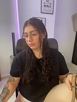 Snapshot of soffmoon chatting on February 11, 9:14 pm soffmoon online show from February 11, 9:14 pm