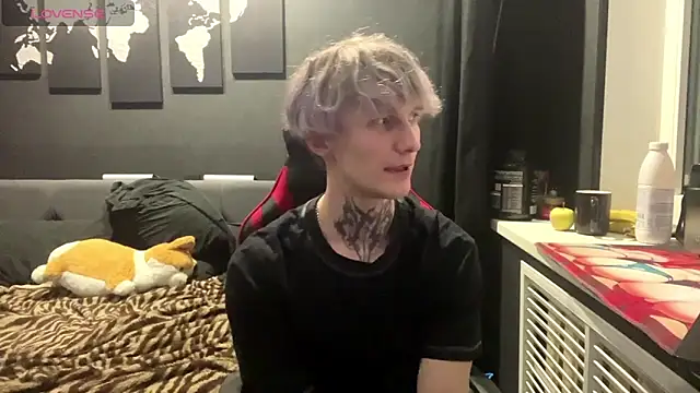 Snapshot of Mastur_Bister chatting on January 14, 9:18 pm Mastur Bister online show from January 14, 9:18 pm