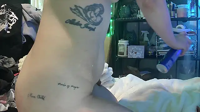 SultryEroticSlut online show from March 29, 8:21 pm