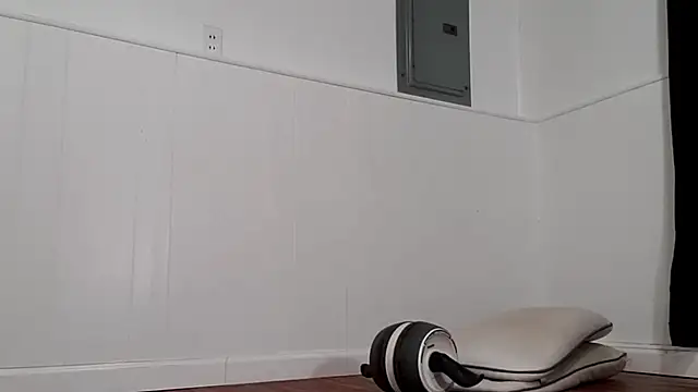 Bilie Desire online show from January 8, 9:10 pm