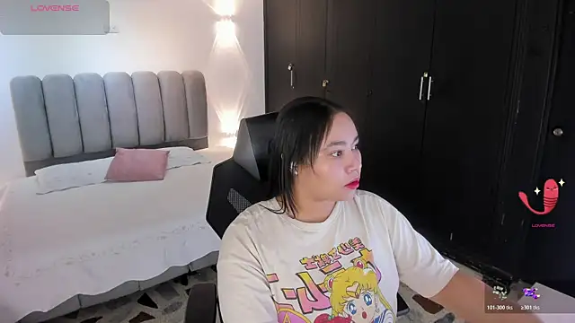 Snapshot of ThaliaBrookss_ chatting on July 19, 4:32 am ThaliaBrookss online show from July 19, 4:32 am