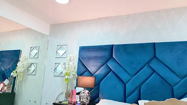 CintiaHolms online show from March 13, 2:49 am