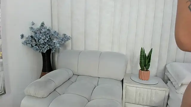 Im Kharla online show from February 24, 7:59 pm