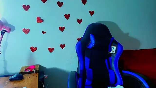 Snapshot of honeyluxe_ chatting on February 15, 7:51 am honeyluxe online show from February 15, 7:51 am