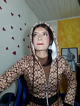 honeyluxe  online show from March 13, 4:17 am