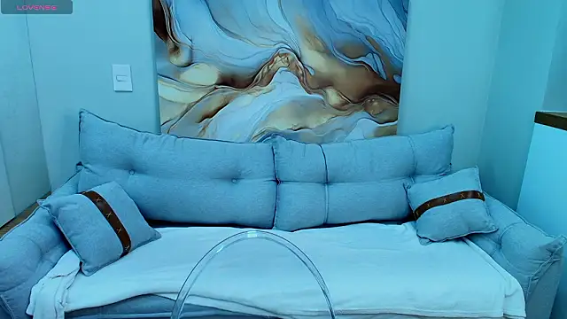 Bruna Ferrazz online show from February 12, 8:08 pm