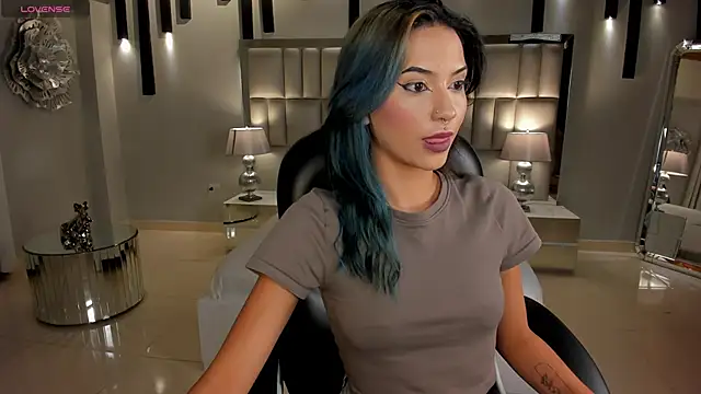 KayraLanne online show from March 16, 5:37 am