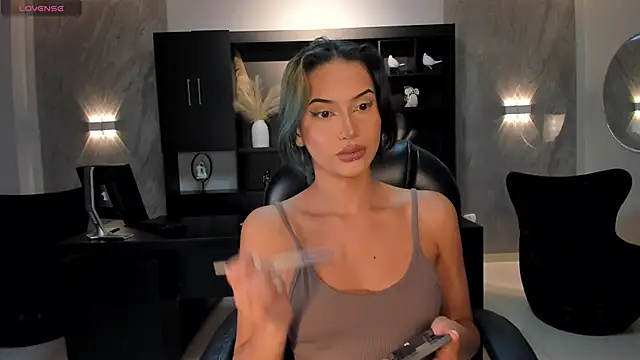 KayraLanne online show from April 10, 3:57 am