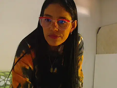 Elizabeth manzon online show from May 27, 5:53 pm