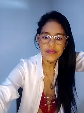 Elizabeth manzon online show from April 5, 8:04 pm