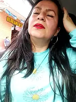 Helen Novoa online show from April 1, 8:06 pm