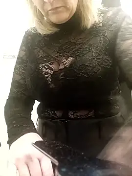 Danijela123 online show from January 16, 6:45 pm