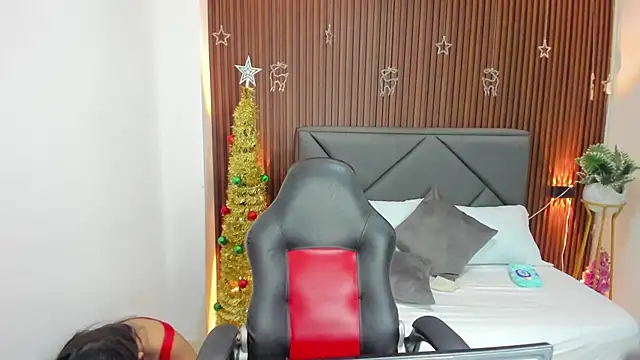 mara08  online show from January 13, 8:35 pm