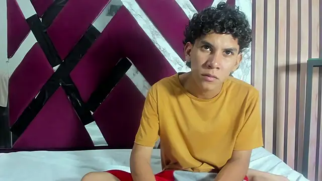 jhonaEstrada online show from January 9, 3:02 am