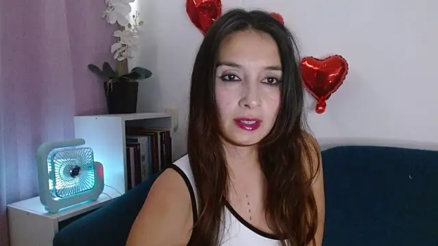 Almaglow  online show from February 26, 6:41 pm