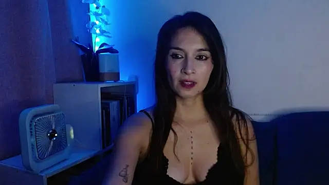 Almaglow  online show from March 2, 1:50 am