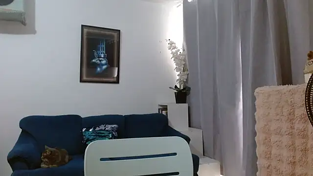 Almaglow  online show from June 3, 6:23 pm