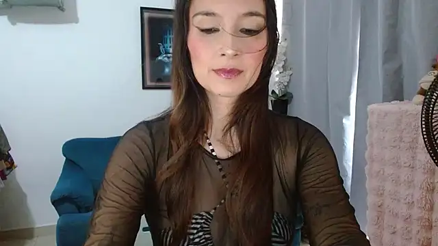 Almaglow  online show from May 19, 5:53 pm