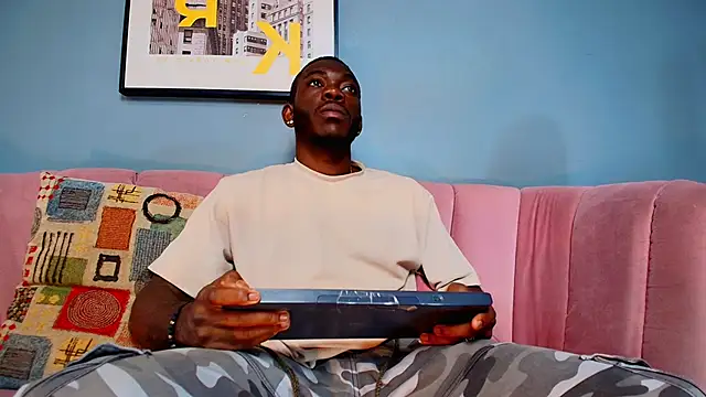 Snapshot of bro_friends chatting on February 13, 1:38 am bro friends online show from February 13, 1:38 am