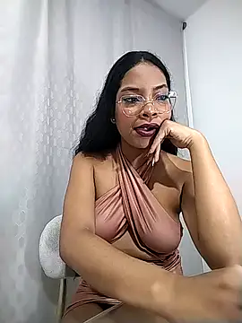 KATALINA SANTANA  online show from March 6, 11:55 pm