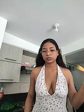 Snapshot of KATALINA_SANTANA_ chatting on June 27, 6:47 pm KATALINA SANTANA online show from June 27, 6:47 pm