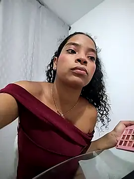 Snapshot of KATALINA_SANTANA_ chatting on February 7, 12:18 am KATALINA SANTANA online show from February 7, 12:18 am