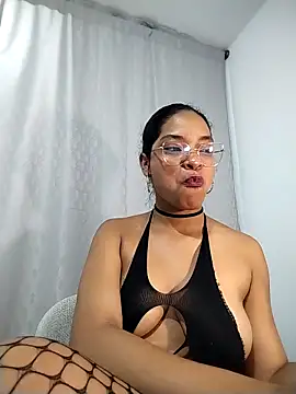 KATALINA SANTANA  online show from April 12, 2:04 am