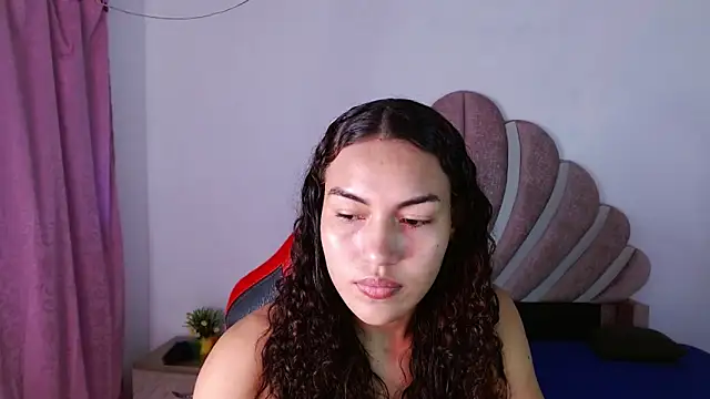 Naya  fox723 online show from February 10, 5:45 pm