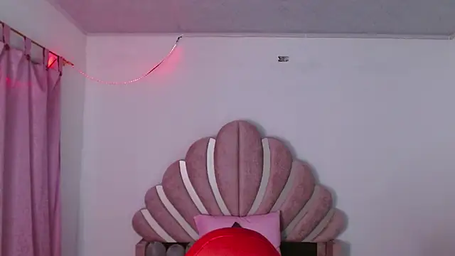 Naya  fox723 online show from January 18, 7:39 pm