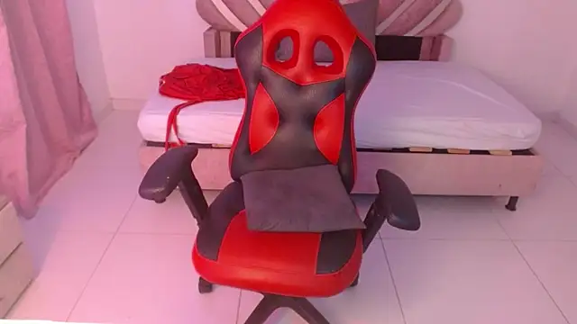 Naya  fox723 online show from January 13, 5:39 pm