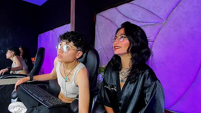 velvet mystic online show from April 4, 3:57 am