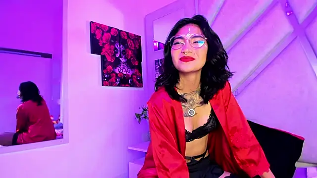 Snapshot of velvet_mystic chatting on January 17, 3:43 am velvet mystic online show from January 17, 3:43 am