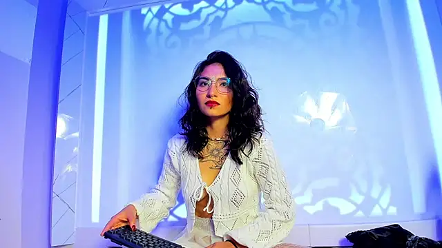 velvet mystic online show from May 7, 9:51 pm