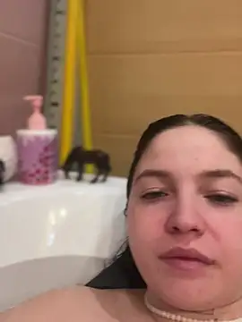 Snapshot of AlexaYvonne chatting on February 18, 12:30 am AlexaYvonne online show from February 18, 12:30 am