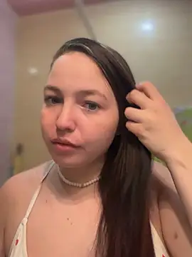 Snapshot of AlexaYvonne chatting on February 27, 6:02 am AlexaYvonne online show from February 27, 6:02 am