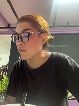 CrystalFairy007 online show from April 14, 3:55 am