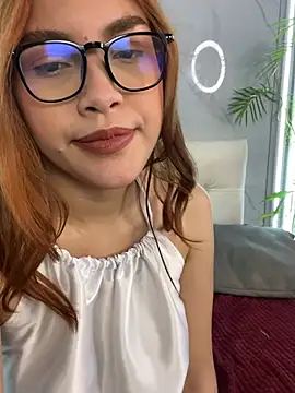 CrystalFairy007 online show from April 16, 7:31 am