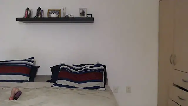 Snapshot of Melissaloves80 chatting on April 30, 3:35 am Melissaloves80 online show from April 30, 3:35 am