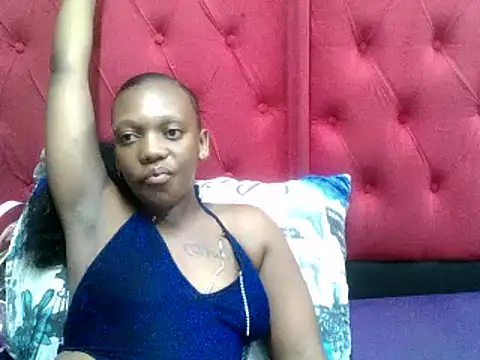 Snapshot of brownskingirl25 chatting on January 5, 8:01 pm brownskingirl25 online show from January 5, 8:01 pm