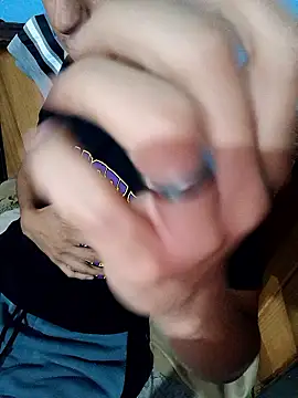 Hxzelmxnix online show from January 6, 7:45 am