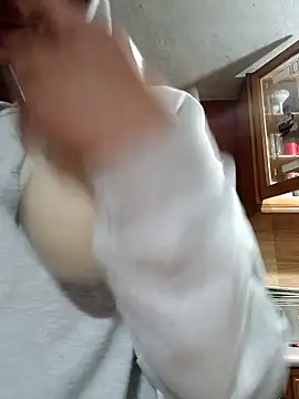 Hxzelmxnix online show from March 6, 5:24 am