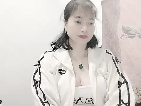 Snapshot of Sophie_sexy7 chatting on January 10, 3:02 am Sophie sexy7 online show from January 10, 3:02 am