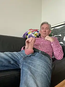 Snapshot of Pierre4tjyxx chatting on February 22, 12:18 pm Pierre4tjyxx online show from February 22, 12:18 pm